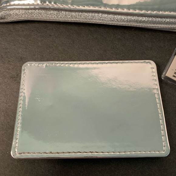 Bobby Brown wristlet sunglasses case with mirror - Picture 5 of 12